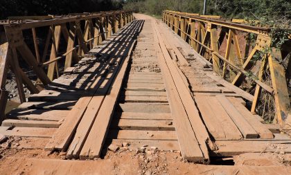 Moradores da Porteira Sete cobram reparos no leito da ponte do São Nicolau