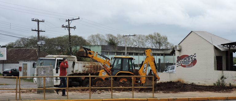 Prefeitura leva adiante ideia de rotatória na Cinco Esquinas