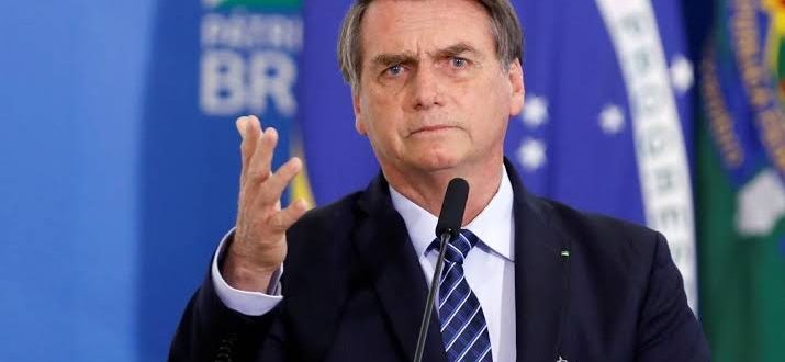 Bolsonaro diz que sancionará projeto que amplia posse de arma no campo