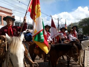 Chama crioula chega e acende o clima da Semana Farroupilha em Cachoeira