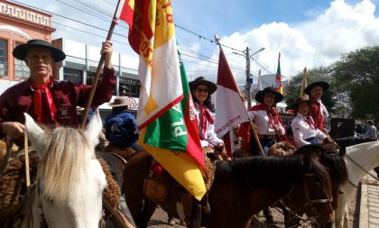 Chama crioula chega e acende o clima da Semana Farroupilha em Cachoeira