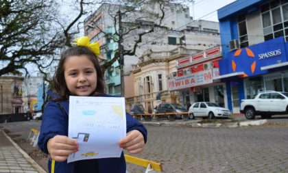 Motoristas ganham mensagens das crianças na Semana do Trânsito