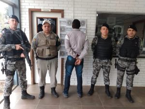 Brigada Militar de Cachoeira do Sul prende foragido no Bairro Oliveira