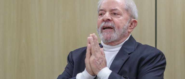 Lava Jato pede à Justiça regime semiaberto para Lula