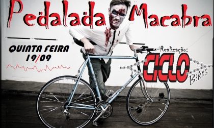 Ciclistas participam da Pedalada Macabra nesta quinta-feira