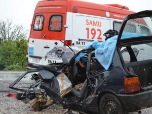 Três ocupantes de carro de Cachoeira se ferem na RSC-287