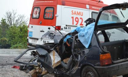 Três ocupantes de carro de Cachoeira se ferem na RSC-287