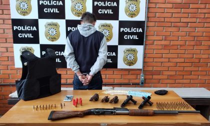 Homem é preso com armamento no Bairro Barcelos