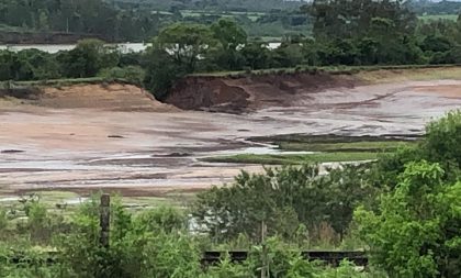 BARRAGEM DE AÇUDE ROMPE NO ALTO DO AMORIM