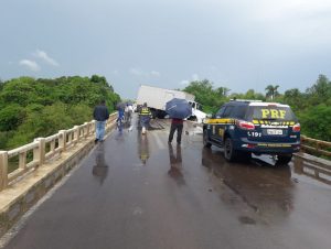 Acidente bloqueia a BR-290 em Minas do Leão