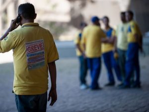 TST fixa reajuste de 3% e desconta dias parados na greve dos Correios