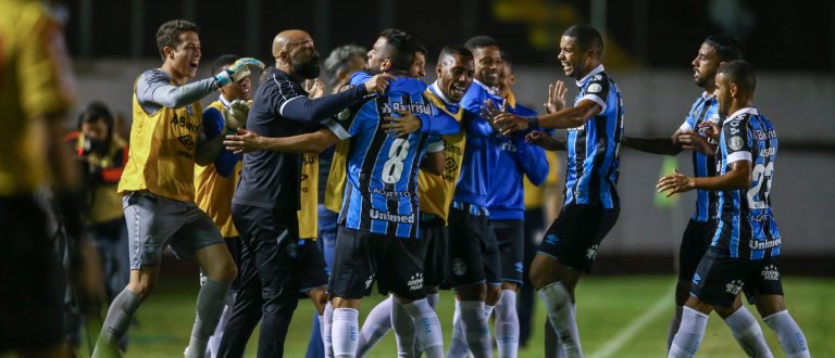 No Estádio Centenário, Grêmio vence o Ceará por 2 a 1