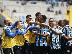 Depois da eliminação na Libertadores, Grêmio vence Botafogo