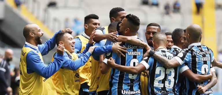 Depois da eliminação na Libertadores, Grêmio vence Botafogo