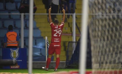 Com gols de Patrick e Sarrafiore, Inter supera o Avaí na Ressacada por 2 a 0