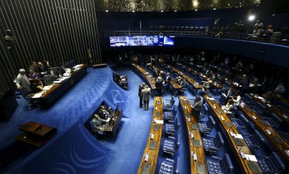 Senado deve concluir terça-feira votação de mudanças na Previdência