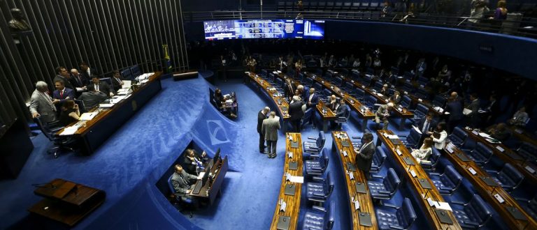 Senado deve concluir terça-feira votação de mudanças na Previdência