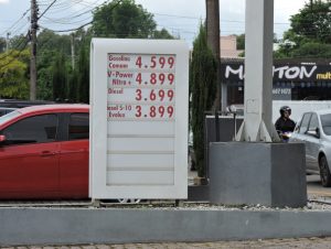 Litro da gasolina vai a R$ 4,59 em Cachoeira