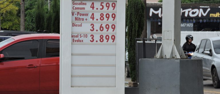 Litro da gasolina vai a R$ 4,59 em Cachoeira