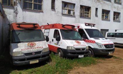 Vereador denuncia abandono de ambulâncias na secretaria da Saúde