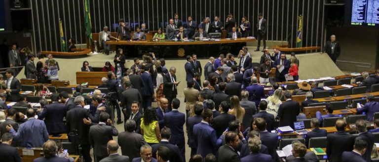 Câmara aprova MP que altera regras de saque do FGTS