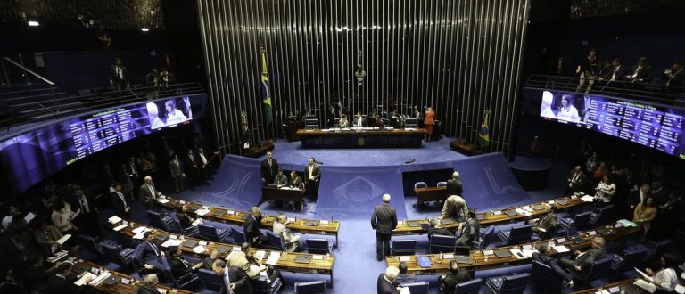 Congresso promulga a reforma da Previdência