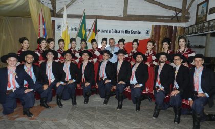 CTG Os Gaudérios presta homenagem para arrozeiros e Fenarroz no Enart