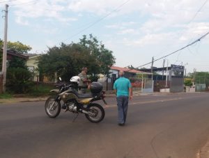 Motociclista fica ferido em acidente na Rua Alarico