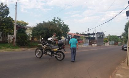 Motociclista fica ferido em acidente na Rua Alarico