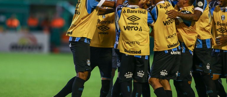 Grêmio vence a Chape na Arena Condá e se mantém no G-4