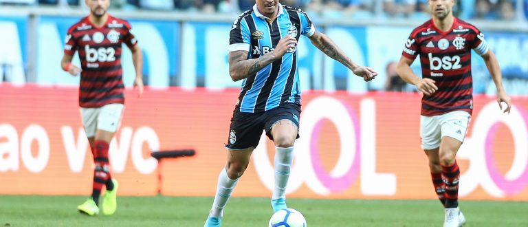 Grêmio pressiona, mas perde de novo para Flamengo