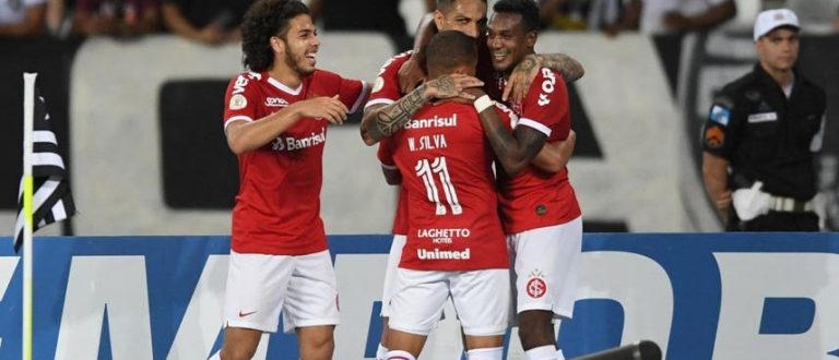 Com gol de Guerrero, Inter garante vitória fora de casa