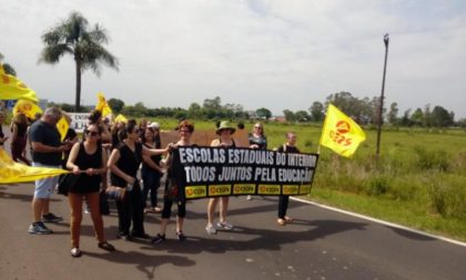 Grupo bloqueia RSC-287 em Paraíso do Sul contra pacote do Governo