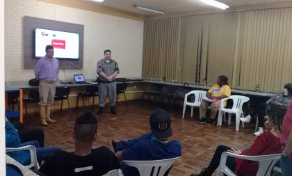 Brigada Militar realiza palestras de prevenção às drogas e à violência