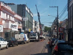 Obra interrompe trânsito na Rua Sete de Setembro