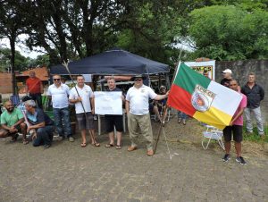 Protesto barra saída de viaturas do 35º Batalhão de Polícia Militar