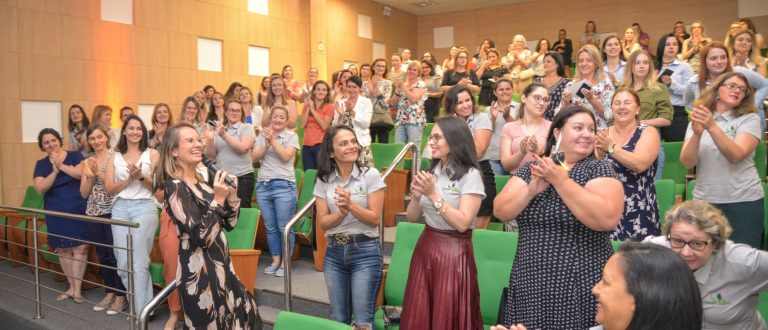 Emoção e reflexão marcam Encontro de  Encerramento Anual do Programa Crescer Mulher