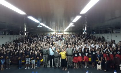 Proerd realiza formatura para 293 estudantes de oito escolas