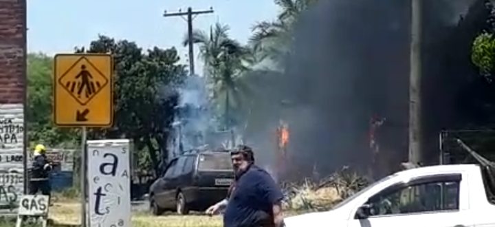 Casa de frutas pega fogo na Marcelo Gama