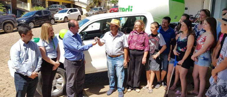 Sicredi Centro Leste entrega prêmios  da Promoção Poupe e Ganhe