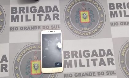 Brigada Militar prende dois homens por roubo a pedestre