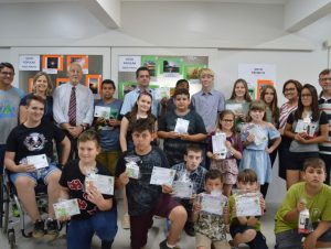 Alunos são premiados pelas melhores fotos sobre meio ambiente