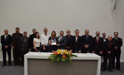 Câmara homenageia Escola do HCB pelos seus 50 anos