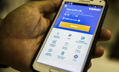 Caixa manda SMS com saldo desatualizado do FGTS a trabalhadores