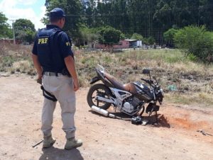 Motociclista tem braço e perna amputados em acidente na BR-290