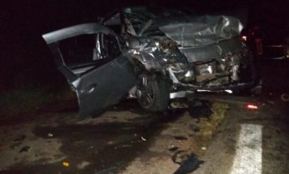 Acidente com três carros termina em morte e cinco feridos na BR-153