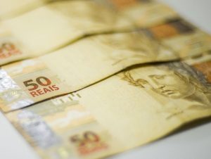 Limite de juros para cheque especial começa a valer