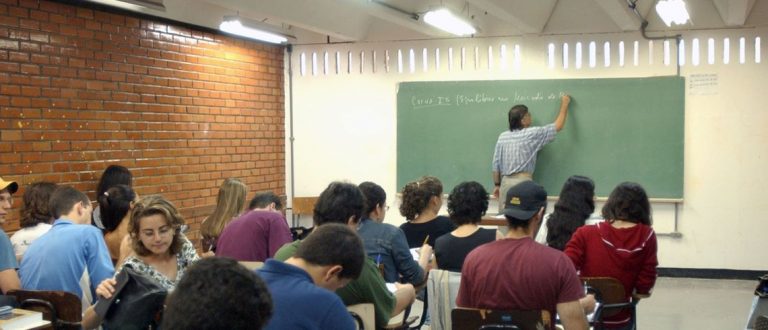 Confirmado: aumento do piso nacional dos professores será de 12,84%