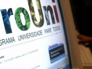 MEC suspende início das inscrições para o Prouni