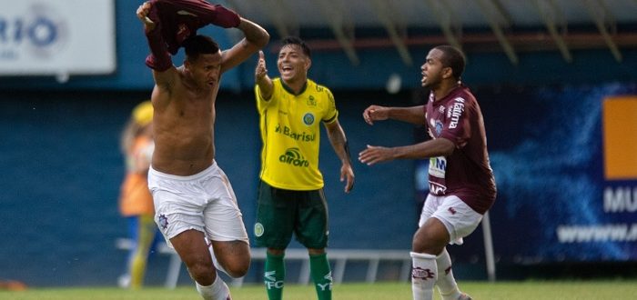 Caxias vence Ypiranga e faz final contra Grêmio